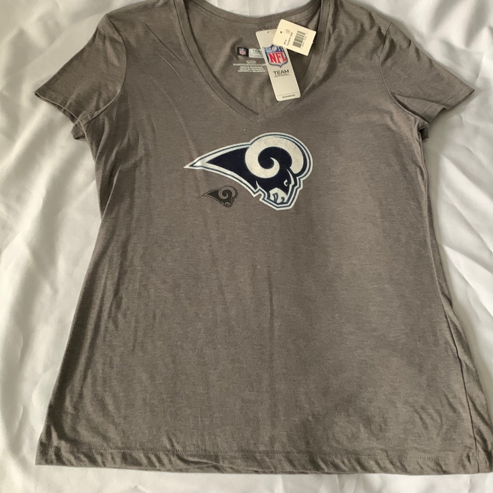 Team apparel women gray  T-Shirt size large